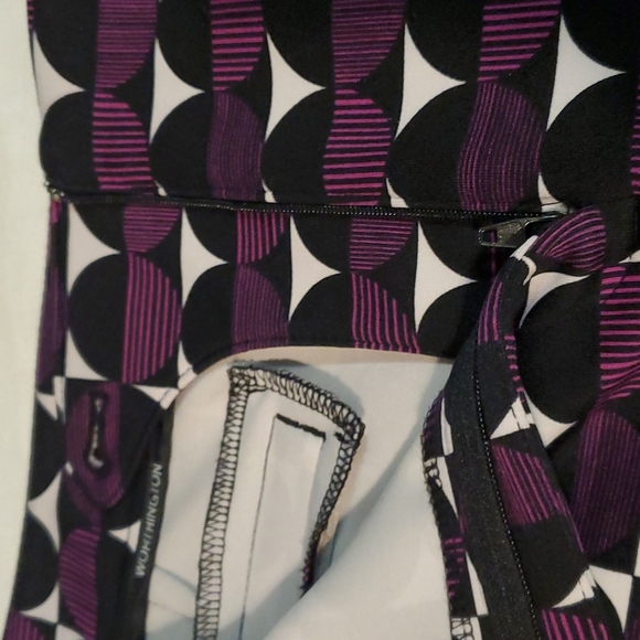 Shorts - Picture 2 of 3